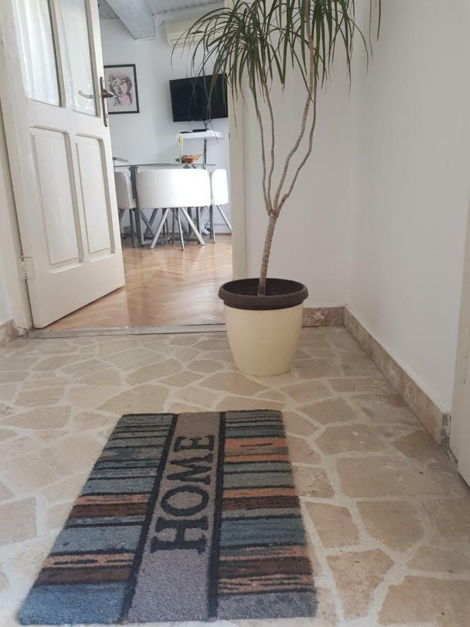 L&M Studio Apartman Apartment Pula Luaran gambar