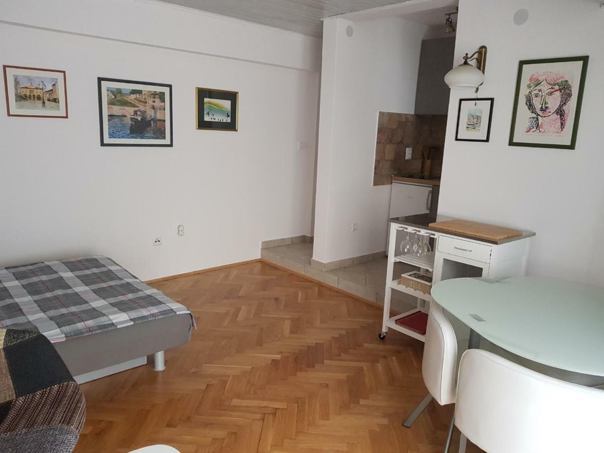 L&M Studio Apartman Apartment Pula Luaran gambar