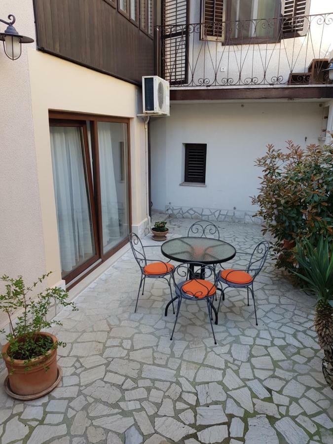 L&M Studio Apartman Apartment Pula Luaran gambar