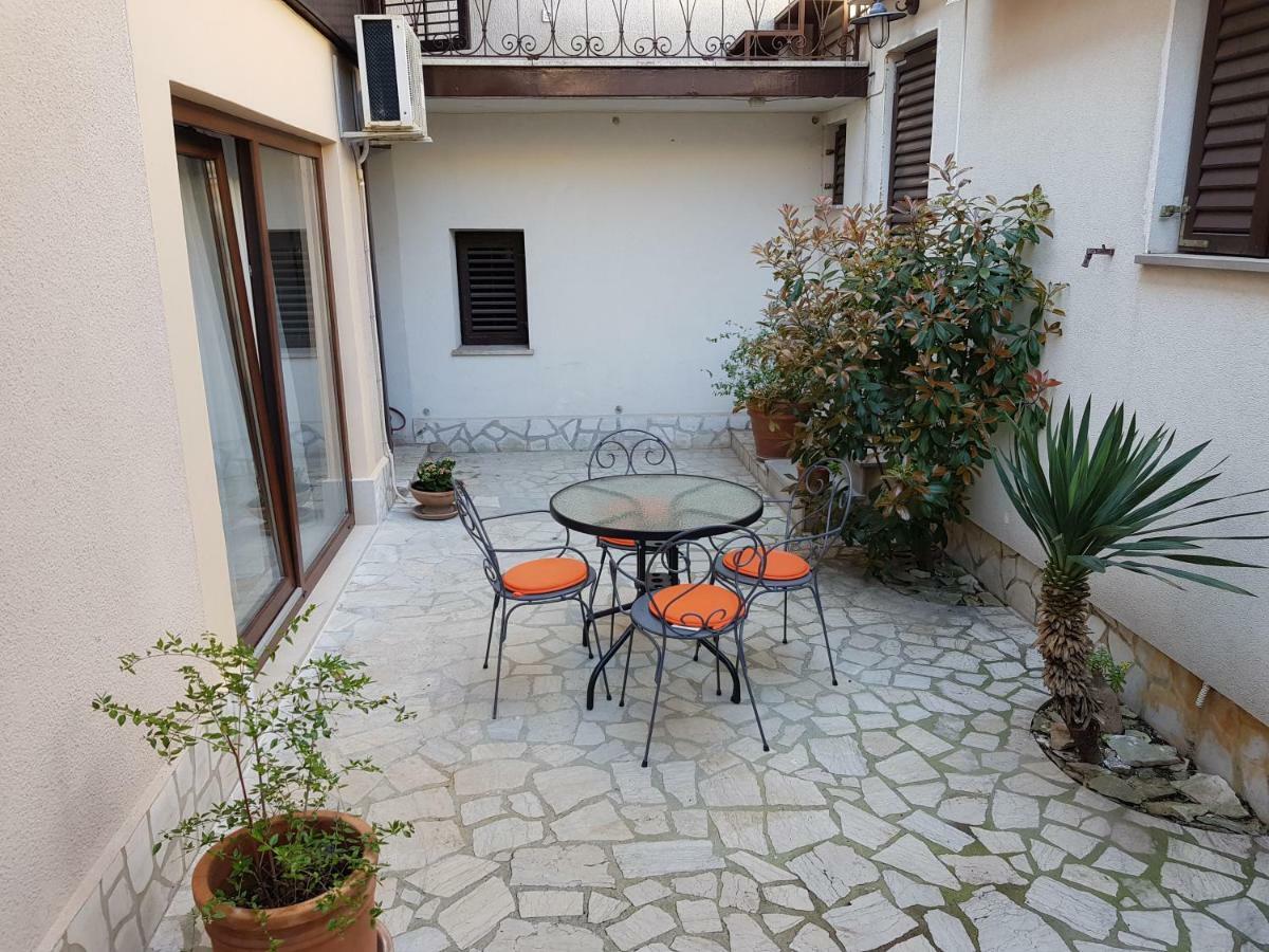 L&M Studio Apartman Apartment Pula Luaran gambar